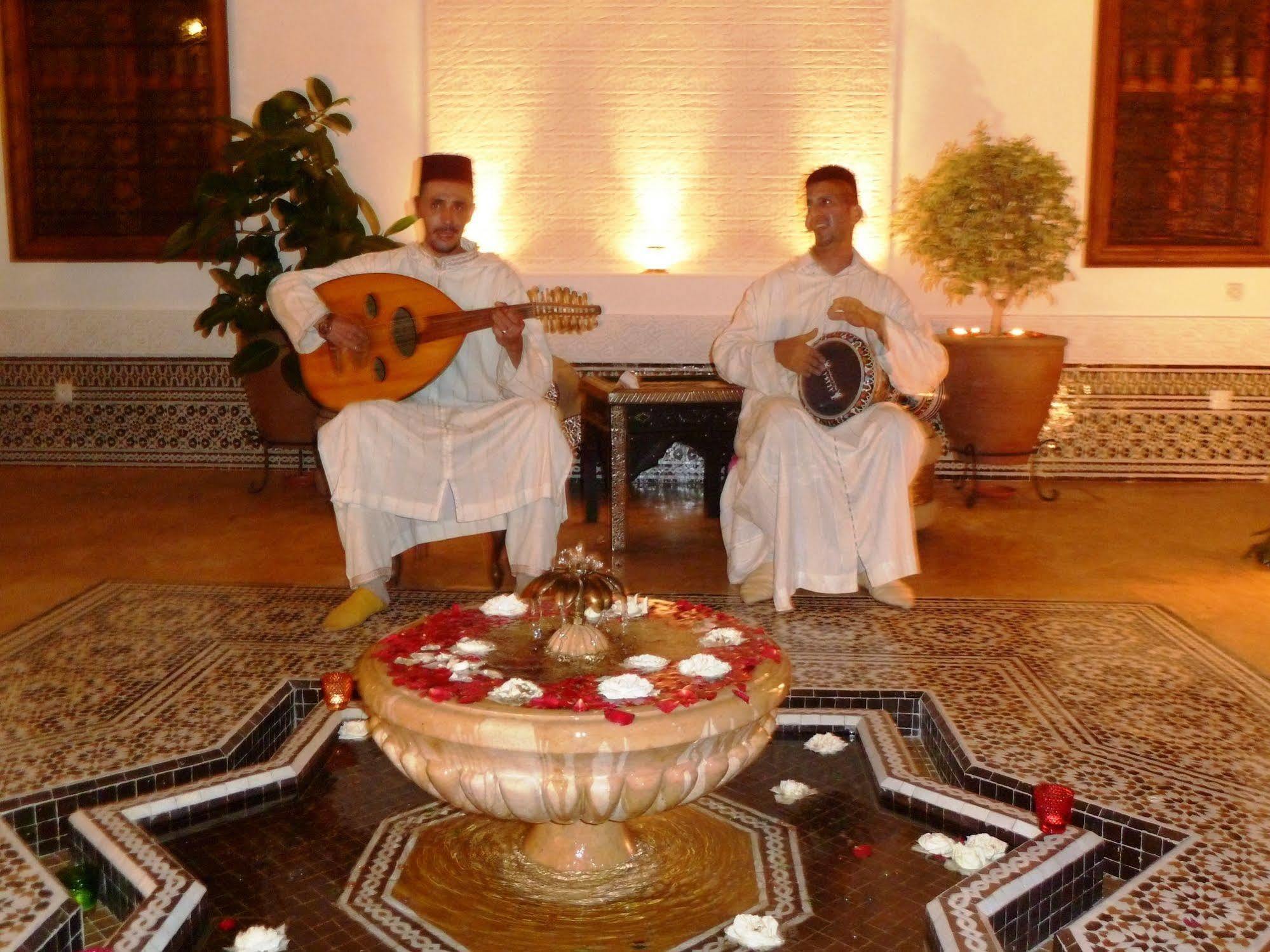 리아드 비바 호텔 마라케시 외부 사진 Gnaou musicians in Marrakech